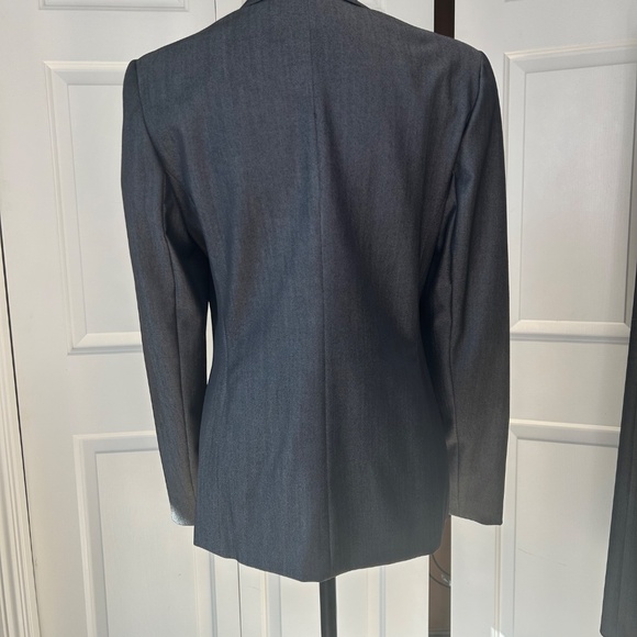 Melanie Lyne by D’Oraz Blazer and Pant Suit in a Dark Denim Colour - Picture 4 of 10